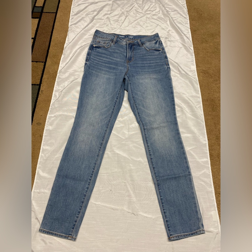 Old Navy high-rise skinny jeans light wash size 6